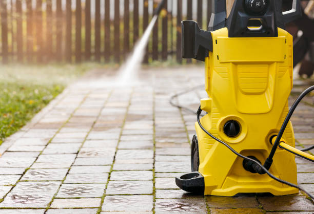 Best Factory Floor Cleaning  in Floresville, TX